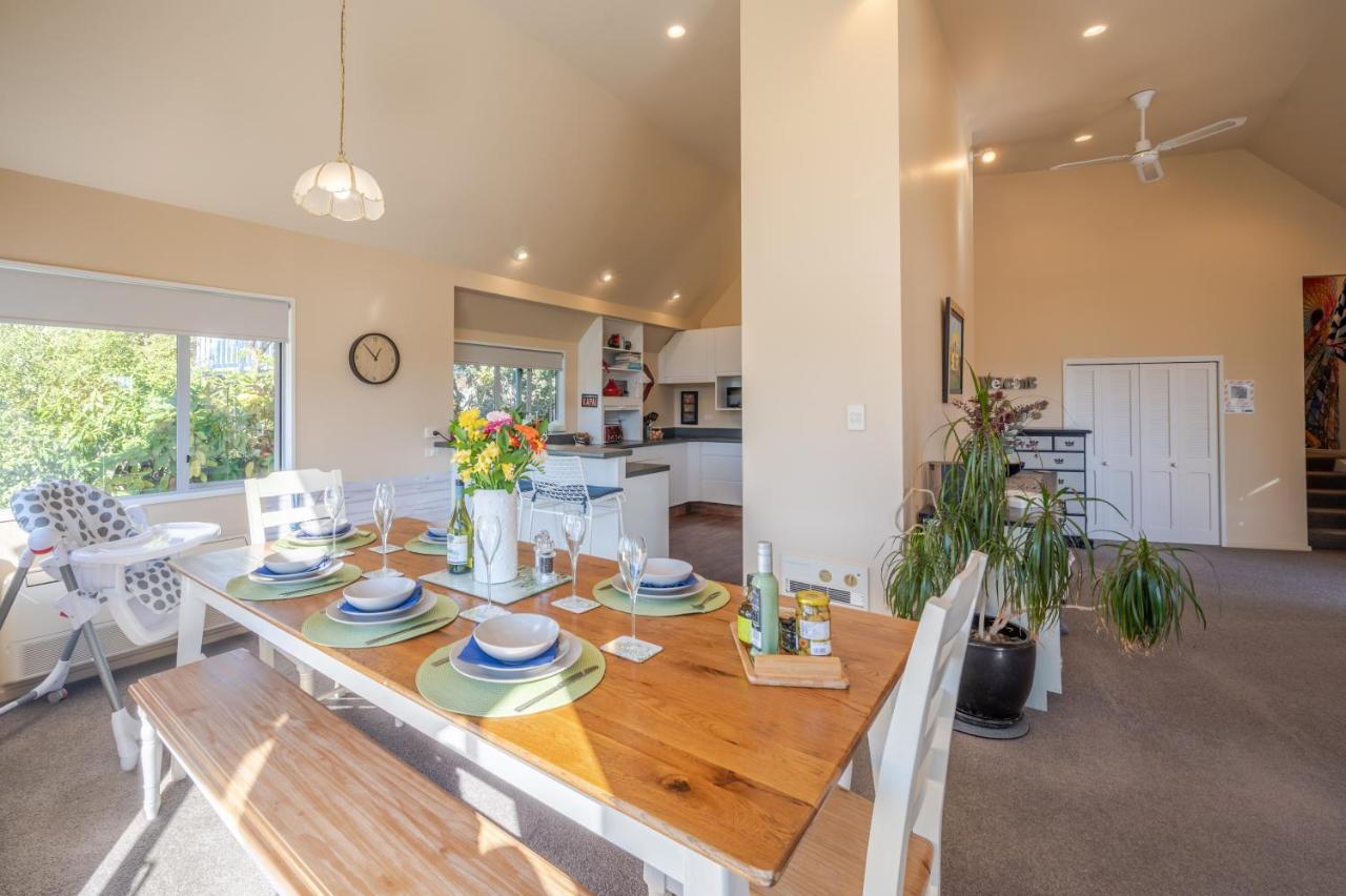 Rose On The Bay - Akaroa Holiday Home מראה חיצוני תמונה