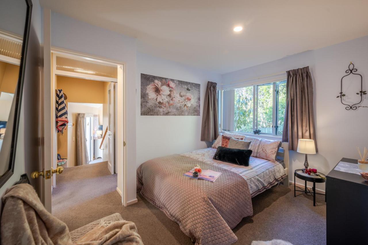 Rose On The Bay - Akaroa Holiday Home מראה חיצוני תמונה